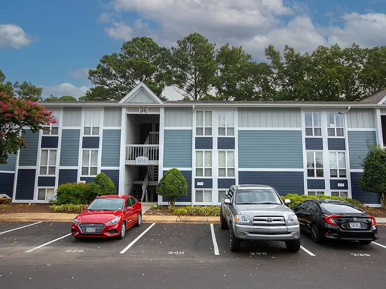 Chapel Lake Apartments — Photo 25