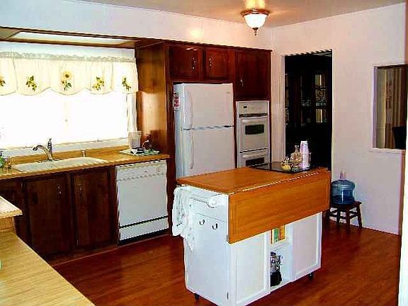 Kitchen 14' x 11'