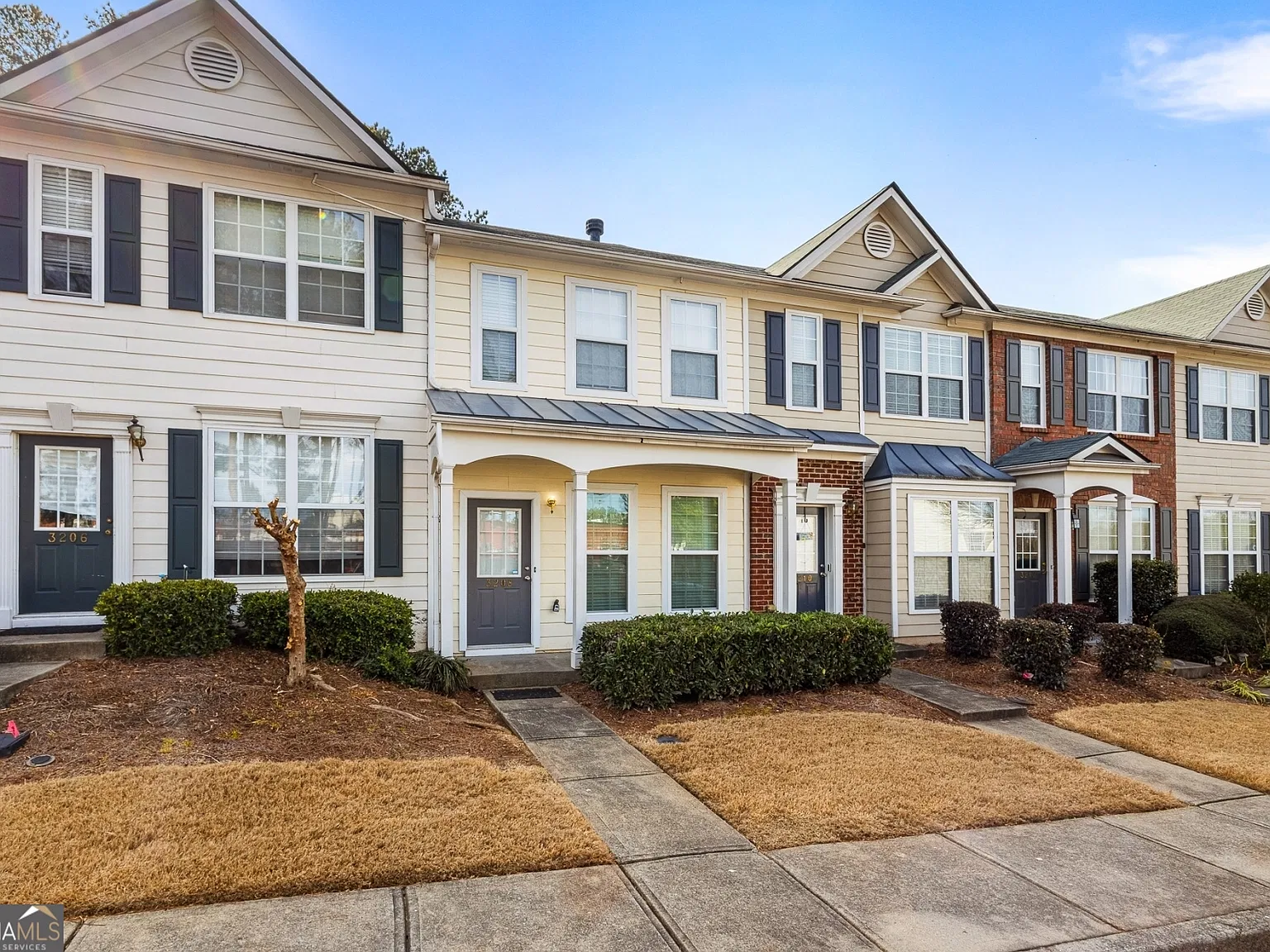 2 bed, 2.5 bath, 1295 sqft, $1,850 — Photo 2