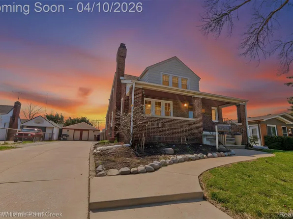 7392 Voerner Ave, Center Line, MI 48015