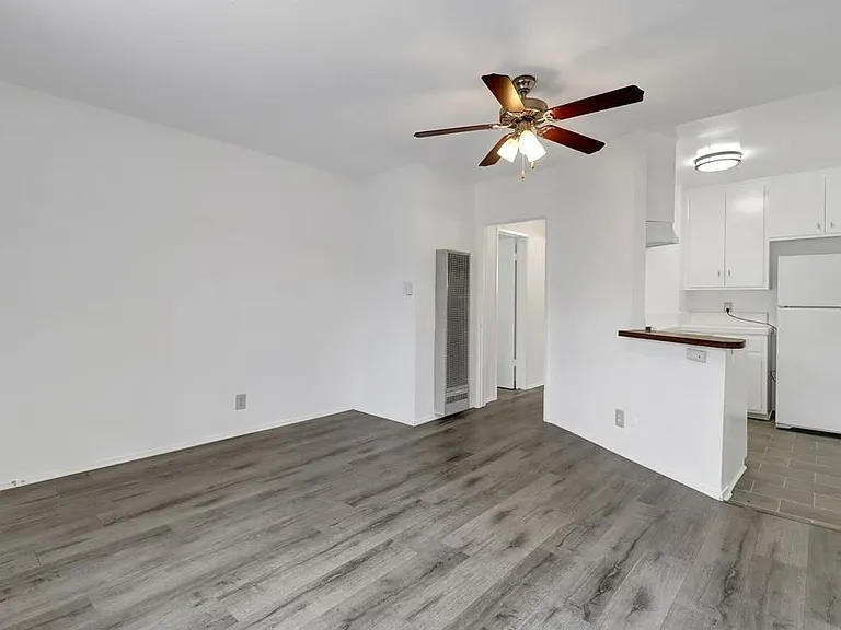 3721 S Bentley Ave #6 — Photo 1