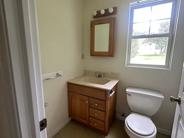 1111 S Park Ave — Photo 10