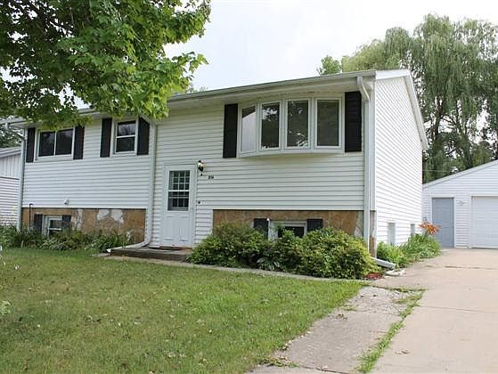 1st image of 816 Iroquois Ave