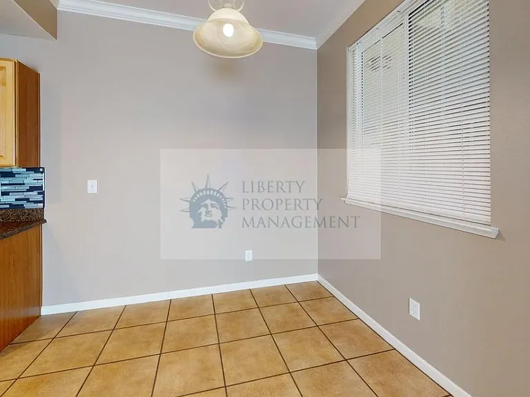 1360 Shady Ln #431 — Photo 6