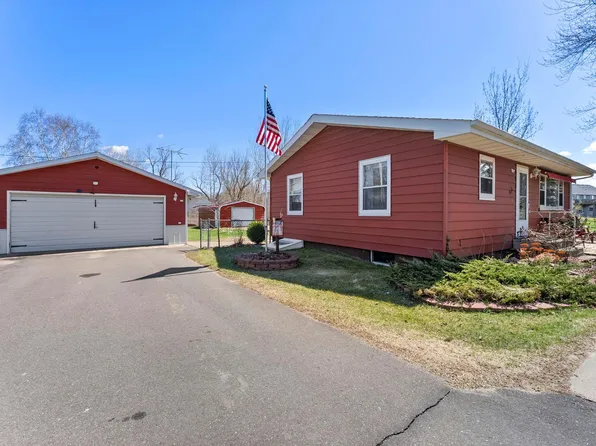 33103 Flanders St NE, Cambridge, MN 55008