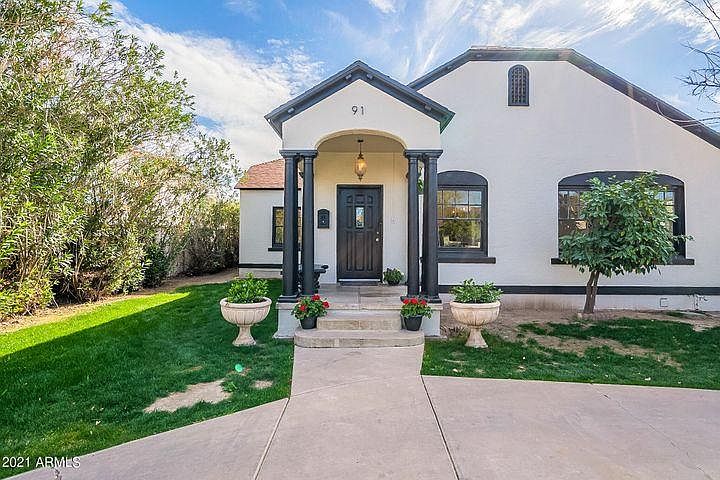 Duplex 91 - individual front porch