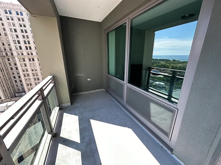 130 N Garland Ct #1407 — Photo 9