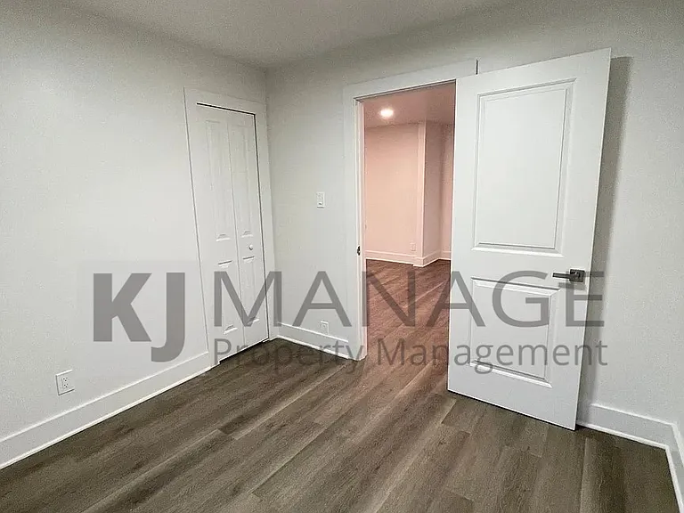 90 W Meyers Ave — Photo 12