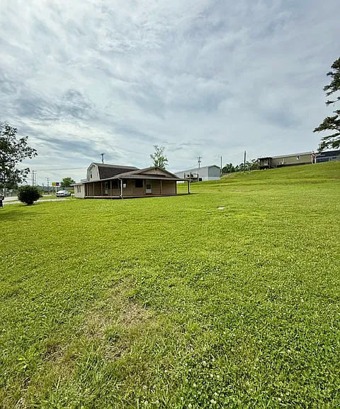 942 W 3rd Ave — Photo 4