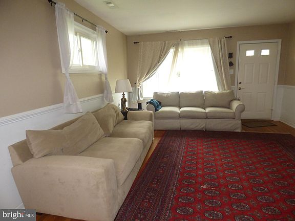 4th image of 2456 Edgecomb Ave