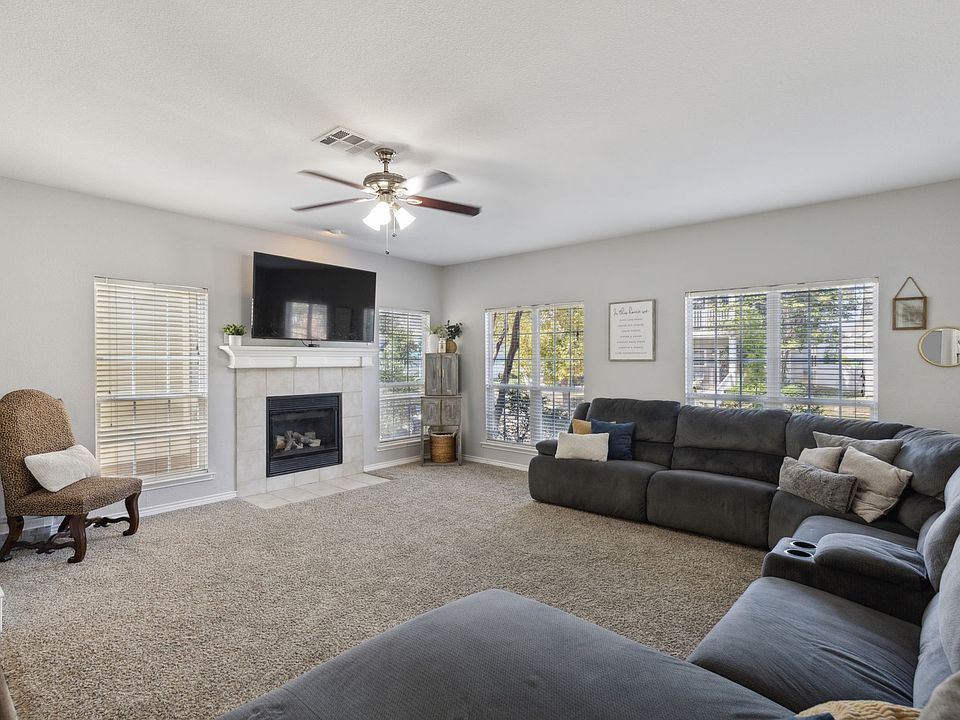1st image of 1720 Forsythe Dr