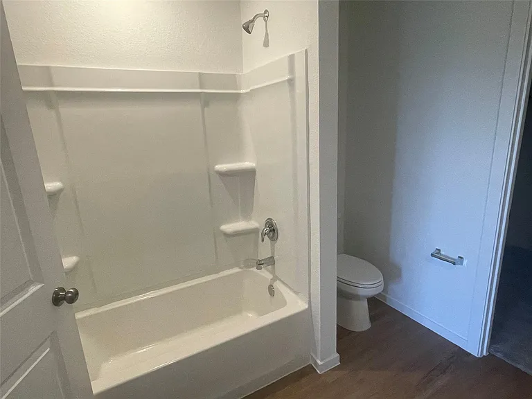 827 Rosewood Trl — Photo 10