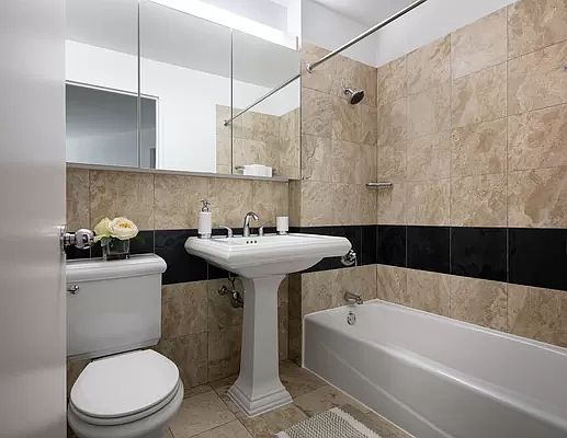 5th image of 400 Chambers St APT 14R