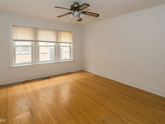 3rd image of 1910 W Winnemac Ave #One