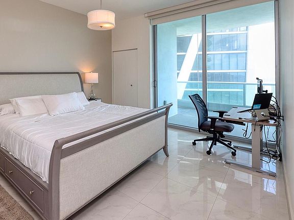 3rd image of 900 Biscayne Blvd APT 4408