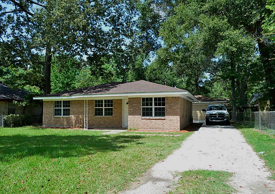 1st image of 24358 White Oaks Dr