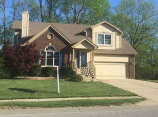 6670 N Nevada Ave, Parkville, MO 64152