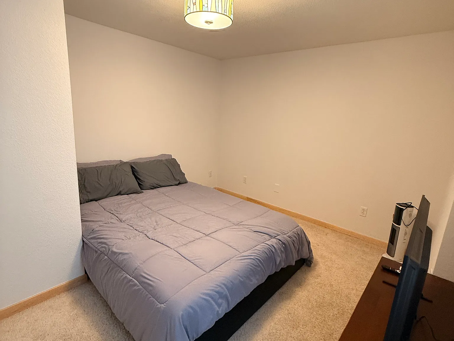 1 bed, 1.5 bath, 1992 sqft, $1,300 — Photo 1