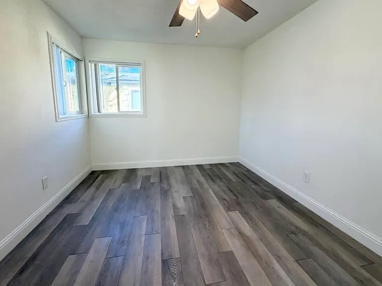 Mavis Plaza Apartments — Photo 40