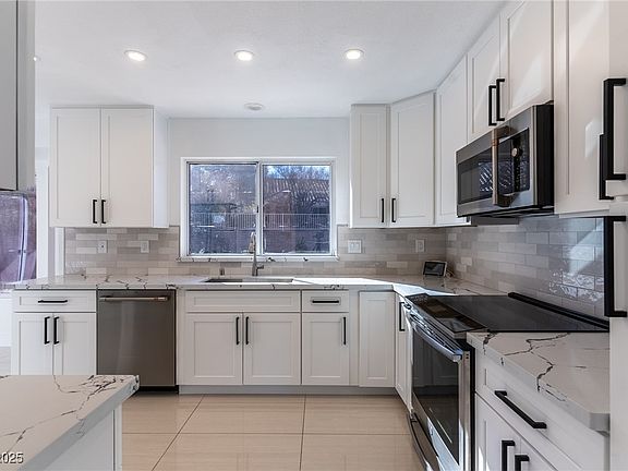 3rd image of 8913 Stoney Point Dr