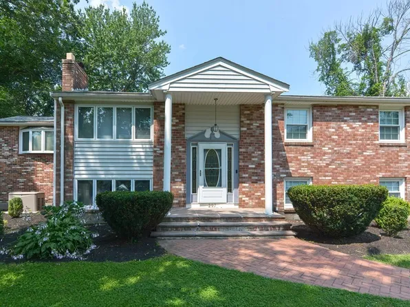 297 Vernon St, Bridgewater, MA 02324