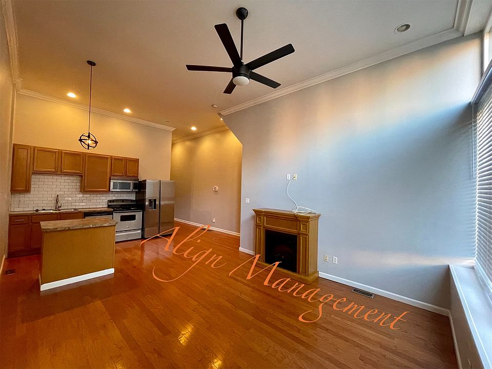 1st image of 2720 Chippewa St #A