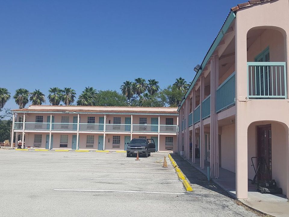 UNIVESRITY HOTEL 4