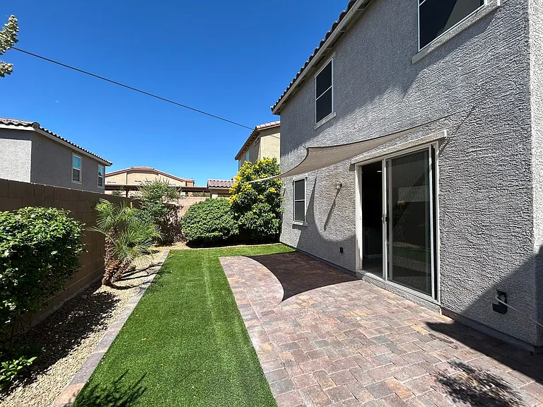 9841 Colenso Ct — Photo 23