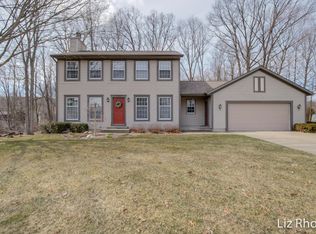 6189 Rogue River Meadows Dr NE, Belmont, MI 49306