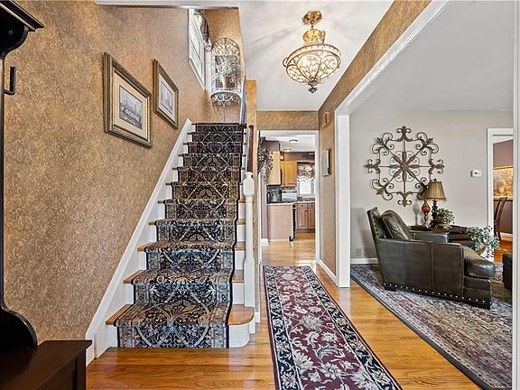 5th image of 55 Dunbar St