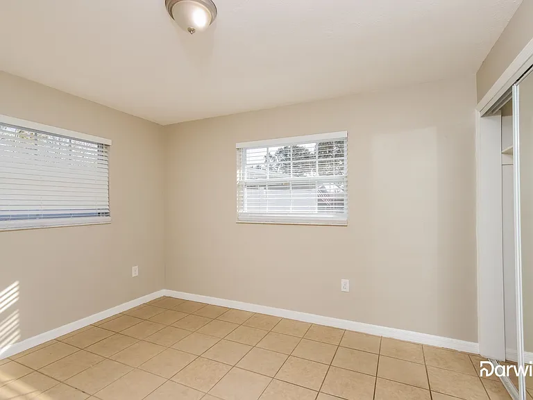 1521 Burgess Ct — Photo 13