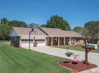 207 Francis Ave, Muscle Shoals, AL 35661