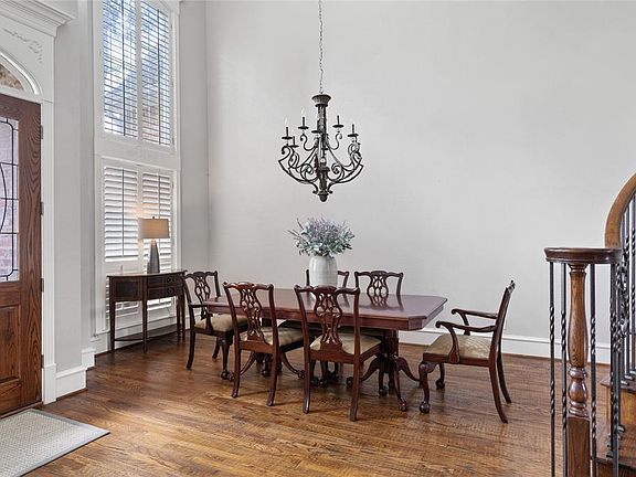 3rd image of 1309 Province Ln