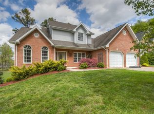 3809 Woodleaf Ln, Kingsport, TN 37663