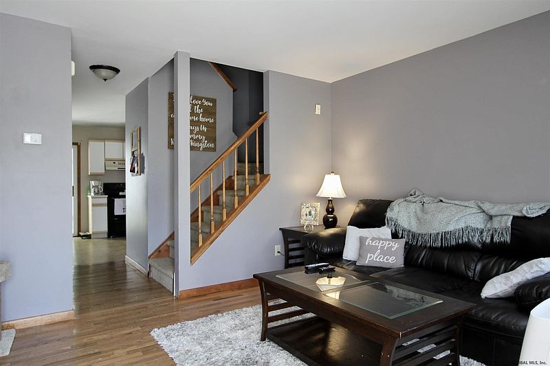 2nd image of 30 WARSAW Avenue