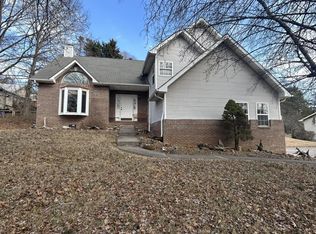 108 Tempura Dr, Oak Ridge, TN 37830