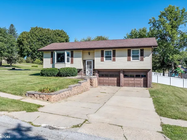 1632 Victoria St, Harlan, IA 51537