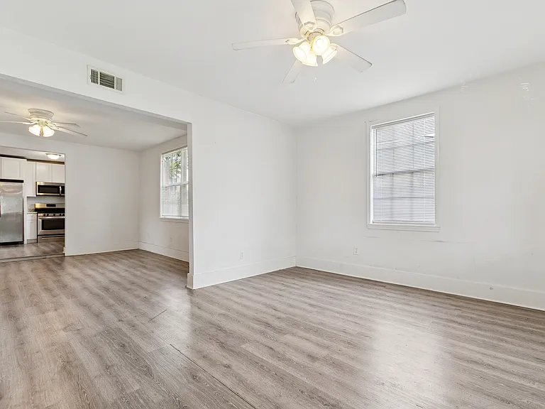 5124 Willow St — Photo 4