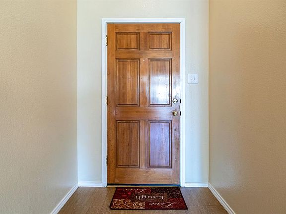 3rd image of 736 Texas Oak Trl