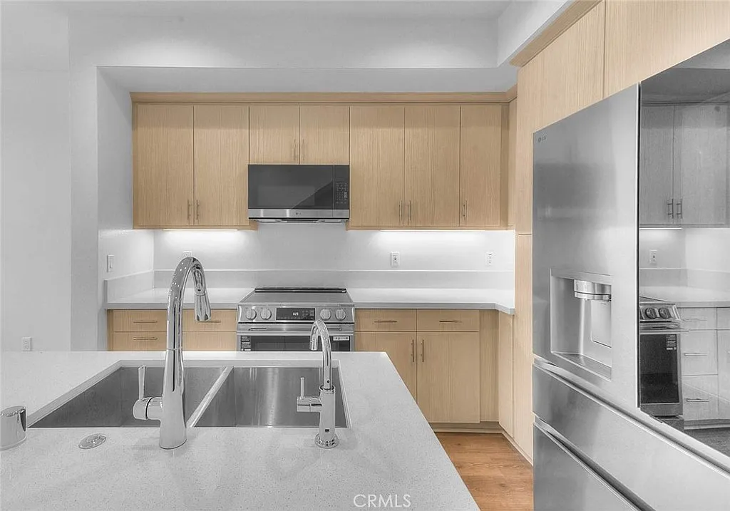 3 bed, 1480 sqft, $3,850 — Photo 4