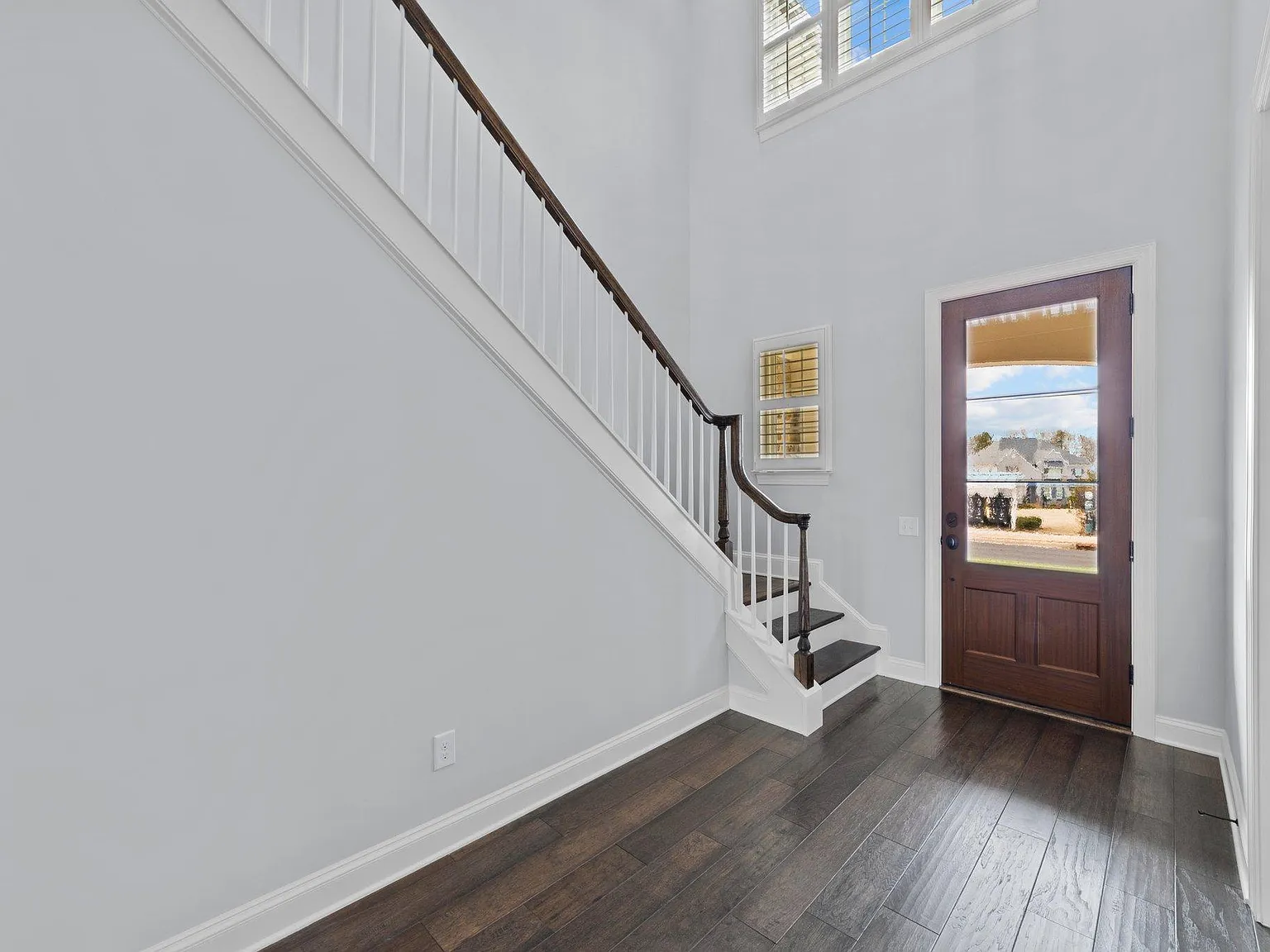 5 bed, 4.5 bath, 3758 sqft, $7,000 — Photo 3