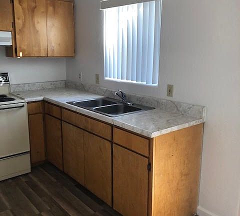 5th image of 1428 S Tyndall Ave