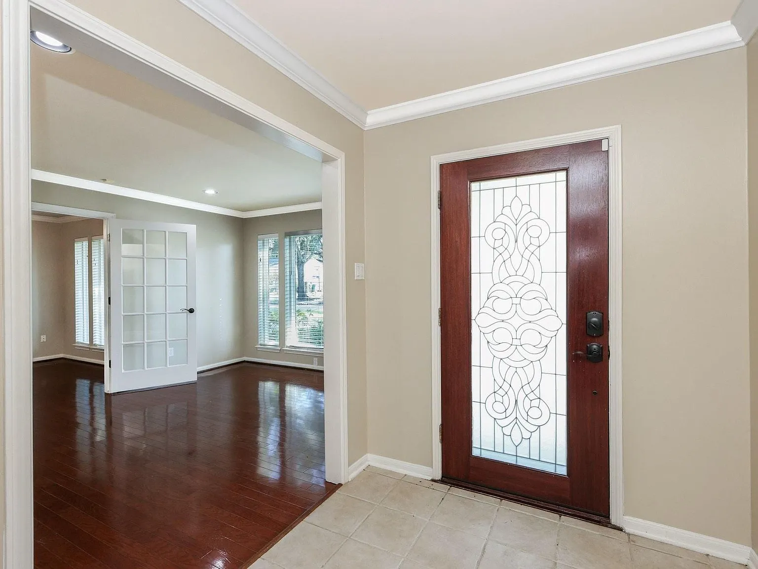 3 bed, 2.0 bath, 2289 sqft, $2,600 — Photo 4