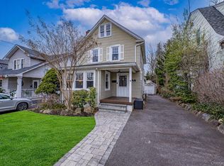 75 Bar Beach Road, Port Washington, NY 11050