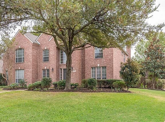 2nd image of 300 Waterford Ct