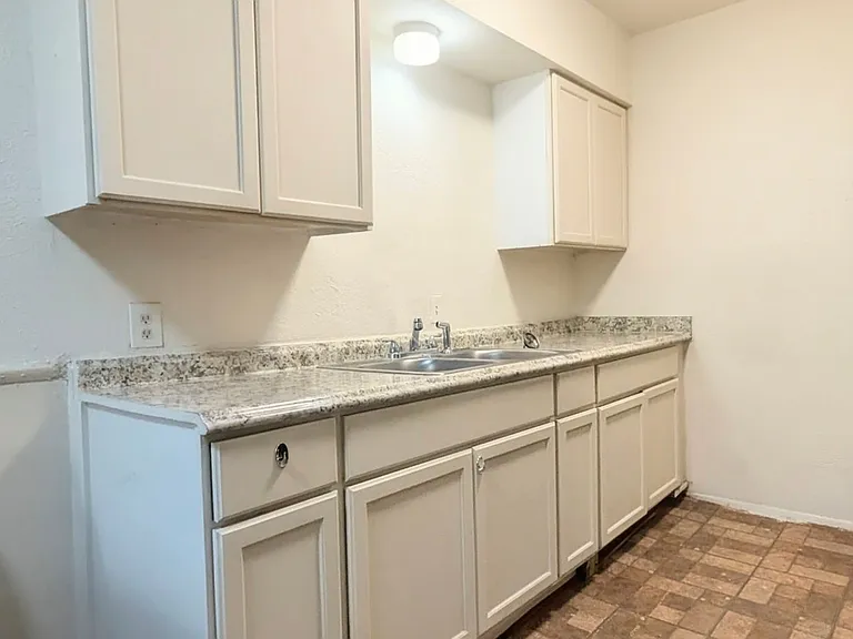 4810 Gaston Ave — Photo 17