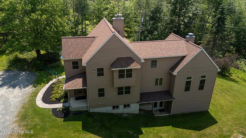 3rd image of 1059 Blue Factory Hill Road