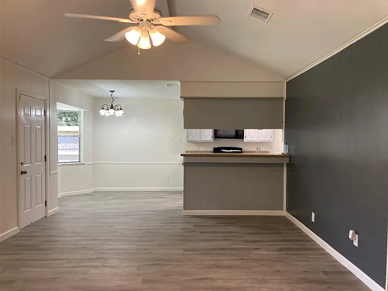 5008 Rockland Dr — Photo 6