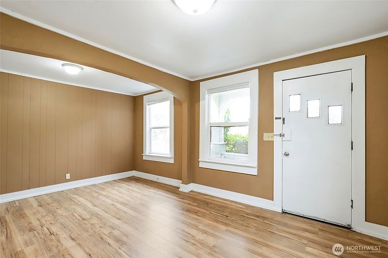 5th image of 1926 9th Street