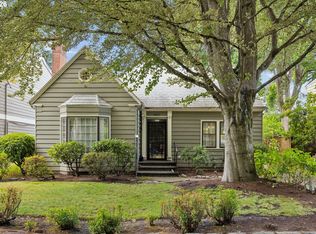 6821 SE Reed College Pl, Portland, OR 97202